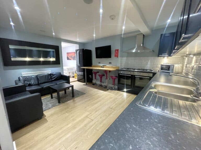 3 North Holmes Rd