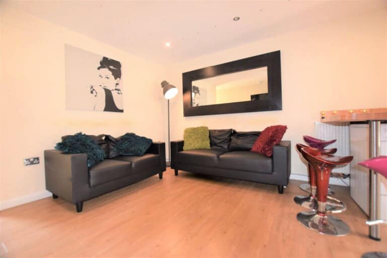 21 Rhodaus Close