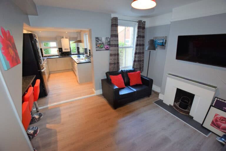 23 Tudor Rd