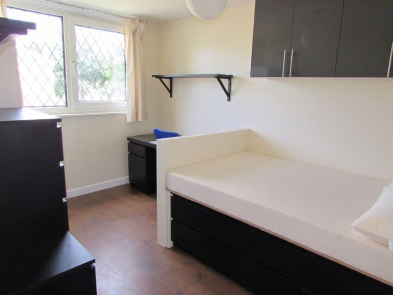 31 Somner Close