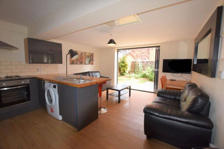 17 Edward Rd