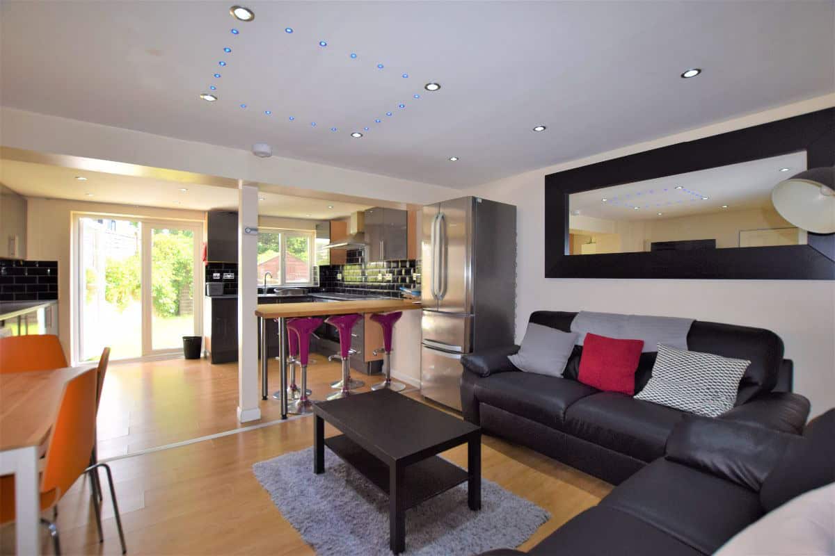 Rhodaus Close 5