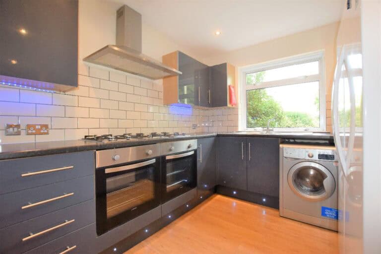 4 Starle Close